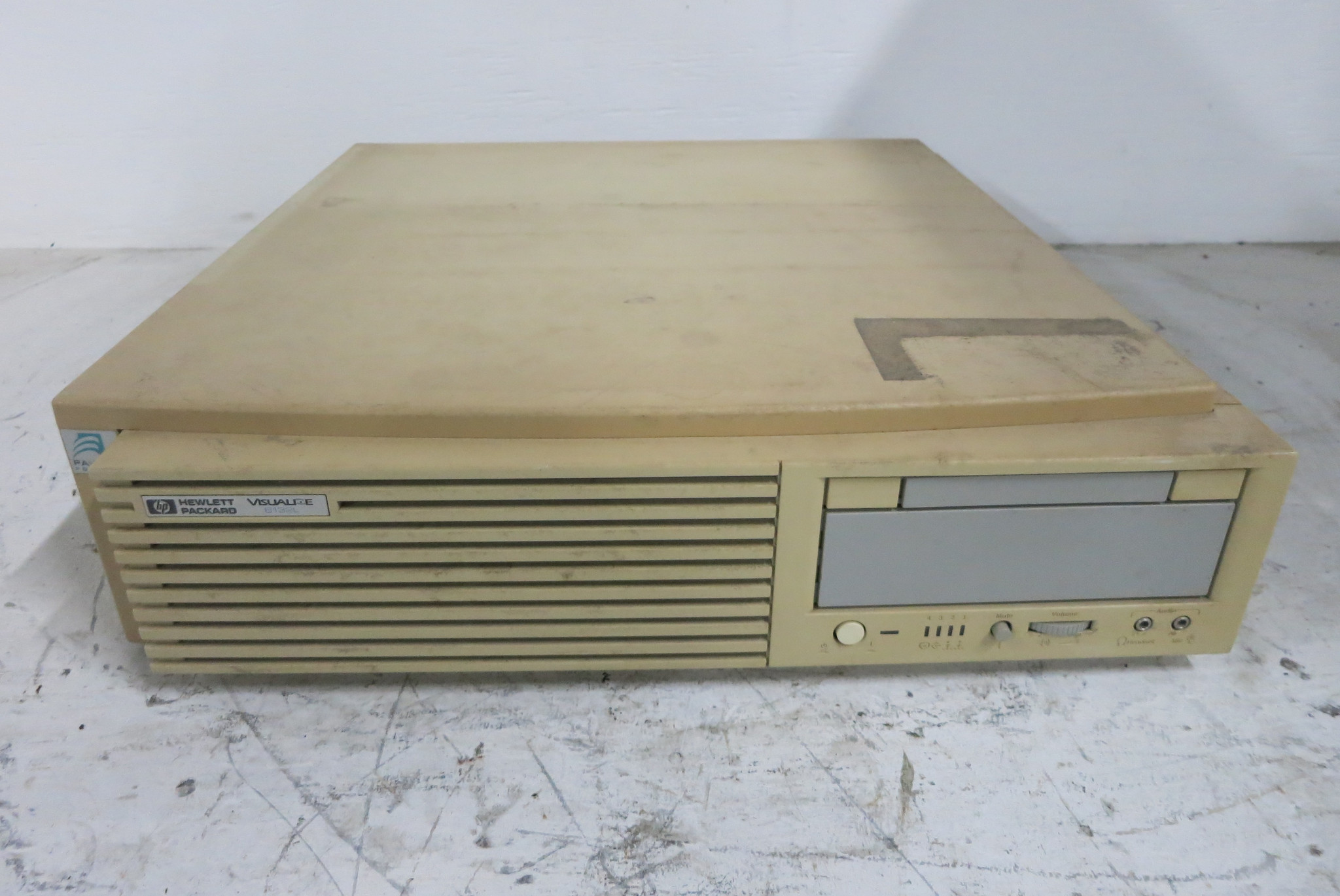 HP A4318A VISUALIZE WORKSTATION C200 200MHz HP C200 128Mb, 4Gb Video